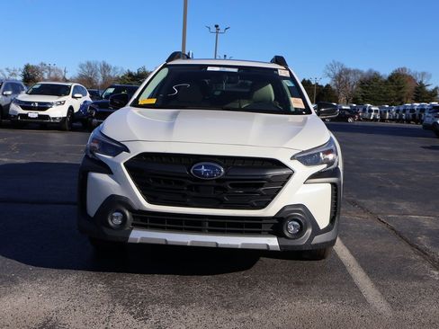 Used 2023 Subaru Outback Limited image 4