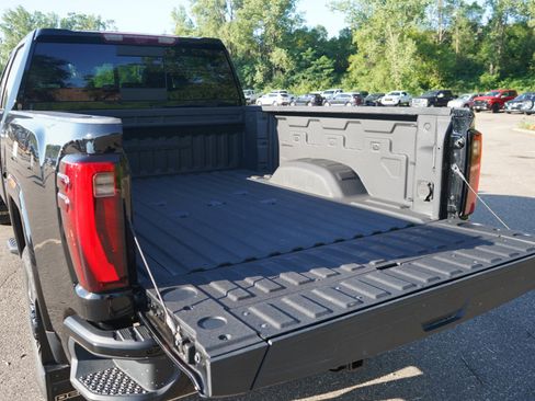 Used 2024 GMC Sierra 3500 Denali Ultimate AWD/4WD image 9