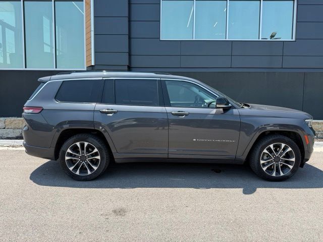 Used 2021 Jeep Grand Cherokee L Overland w/ Luxury Tech Group IV AWD/4WD image 2