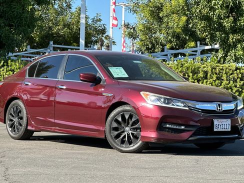 Used 2017 Honda Accord Sport Special Edition image 2
