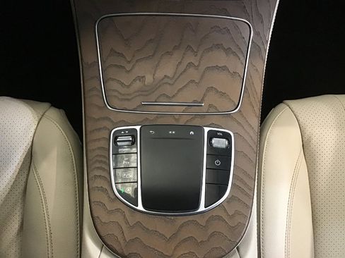 Used 2022 Mercedes-Benz E 350 4MATIC Sedan w/ AMG Line Exterior image 45