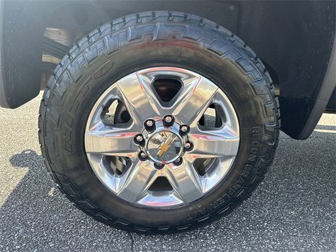 Used 2023 Chevrolet Silverado 2500 LTZ image 17