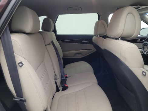 Used 2016 Kia Sorento LX w/ LX Convenience Package image 19