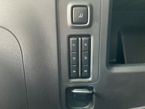 New 2026 Ford Expedition Active image 21