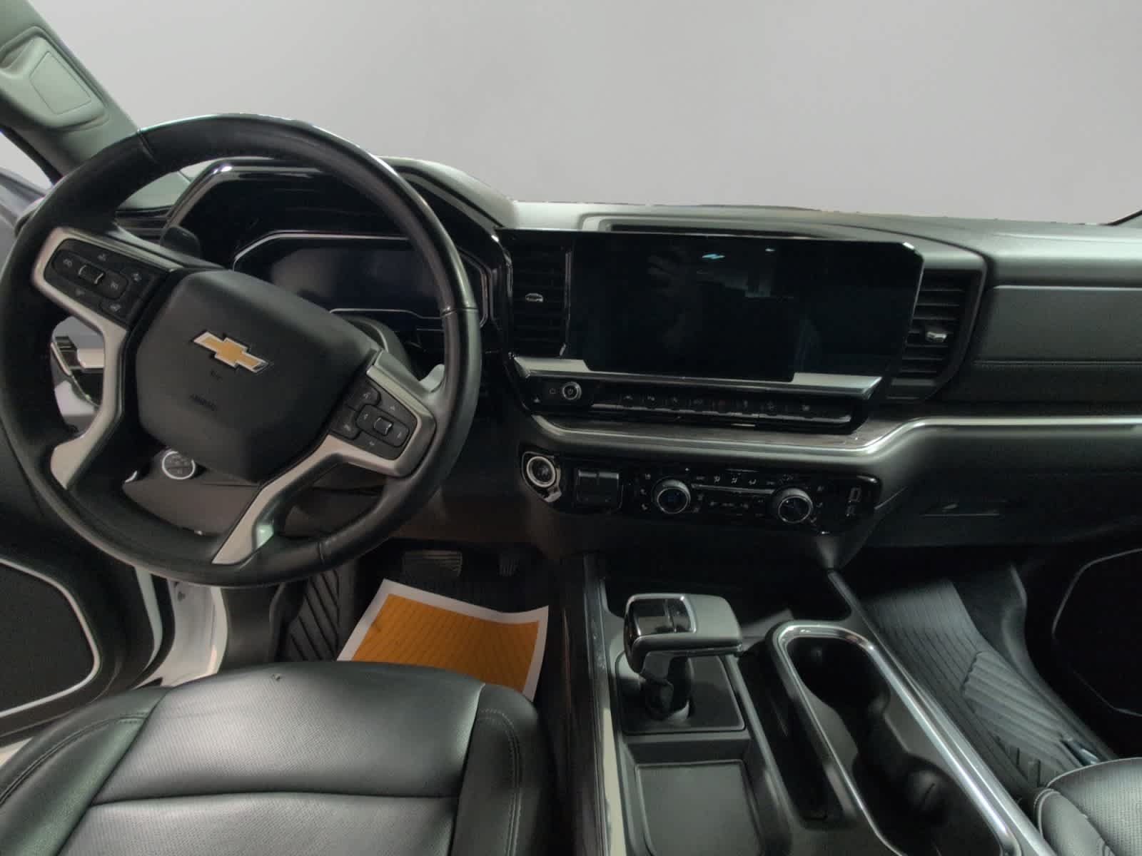 Used 2024 Chevrolet Silverado 1500 LTZ AWD/4WD image 10