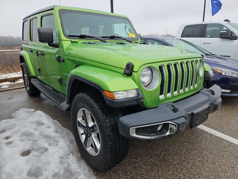 Used 2019 Jeep Wrangler Unlimited Sahara w/ Cold Weather Group image 3