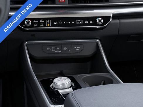 New 2025 Kia Carnival SX FWD image 23