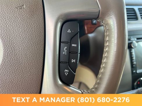 Used 2011 GMC Yukon XL SLT w/ SLT-2 Equipment Package AWD/4WD image 22