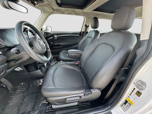 Used 2024 MINI Cooper 2-Door Hardtop FWD image 21