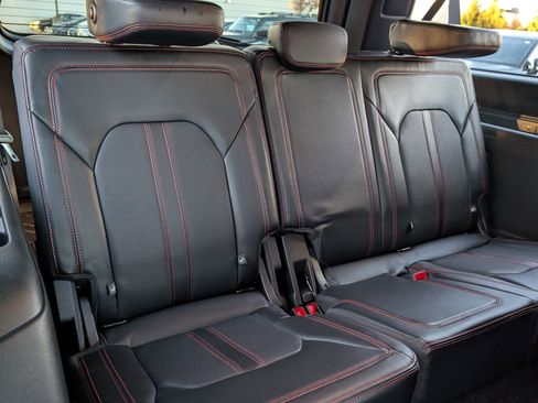 Used 2022 Ford Expedition Max Limited image 13