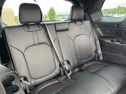 Used 2025 Honda Pilot TrailSport image 29