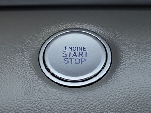 Certified 2025 Hyundai Elantra Sport FWD image 12