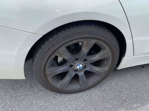 Used 2015 BMW 320i Sedan RWD image 9