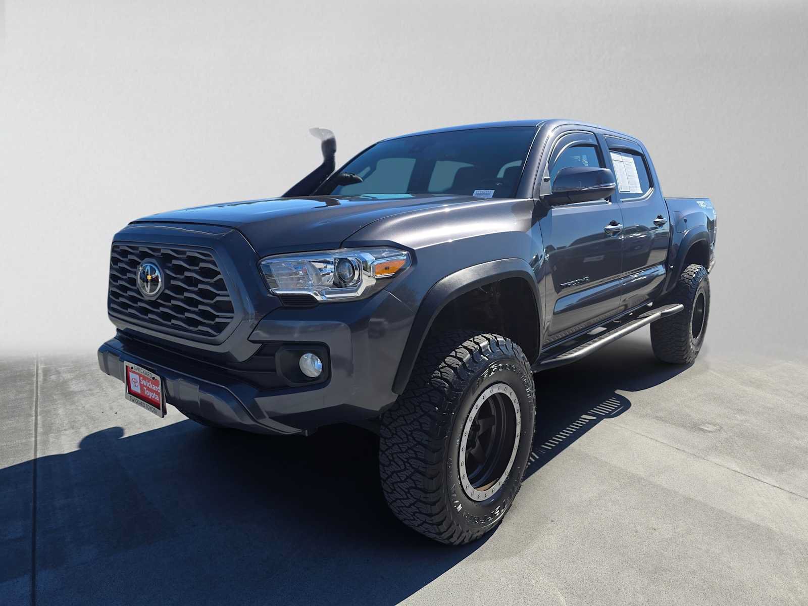 Used 2023 Toyota Tacoma TRD Off-Road w/ Black Out Package (TMS) AWD/4WD image 7