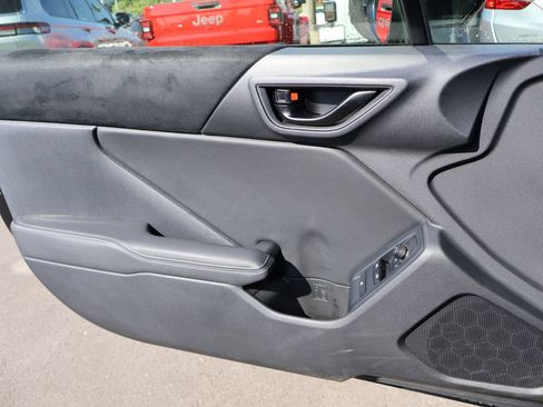 Used 2023 Toyota GR86 Premium w/ ALL Weather Mat Package (TMS) RWD image 31
