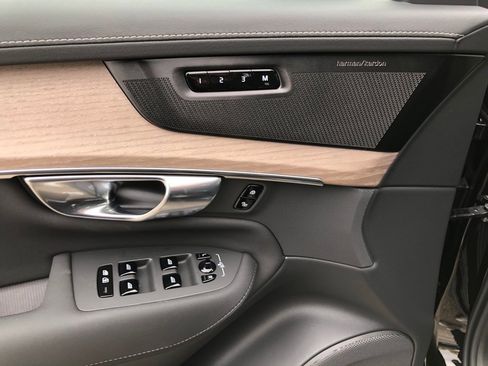 New 2026 Volvo XC90 B6 Plus w/ Protection Package Premier image 11