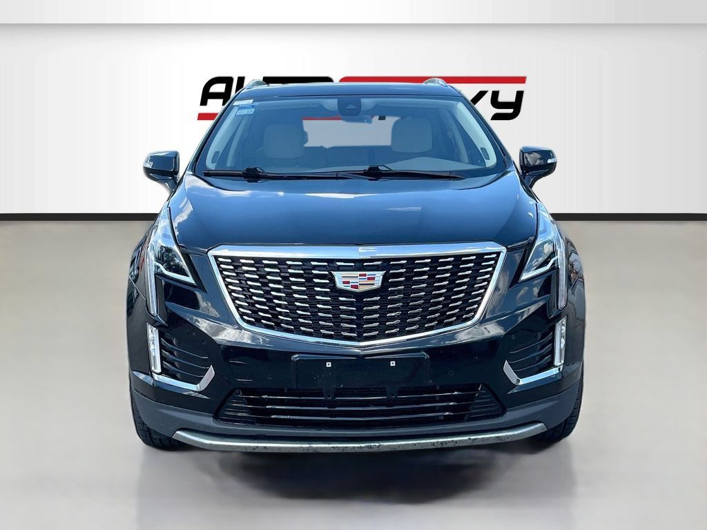 Used 2022 Cadillac XT5 Premium Luxury w/ LPO, Floor Liner Package FWD image 2