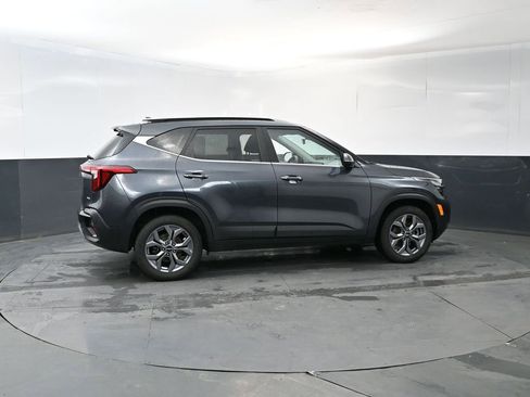 Used 2024 Kia Seltos S AWD/4WD image 6