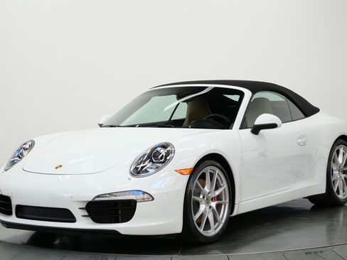 Used 2015 Porsche 911 Carrera S RWD image 5