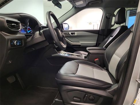 Used 2023 Ford Explorer XLT w/ Equipment Group 202A image 11