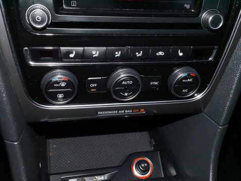 Used 2017 Volkswagen Passat 1.8T R-Line image 24