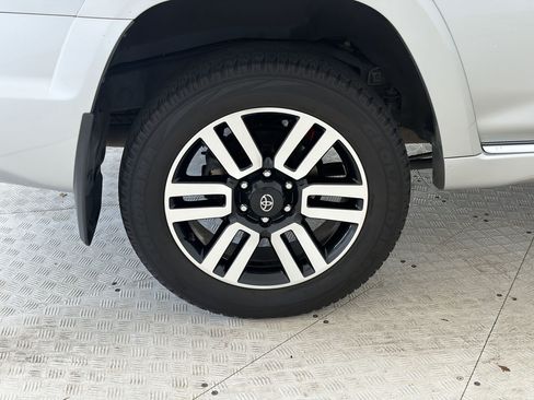Used 2023 Toyota 4Runner Limited AWD/4WD image 12