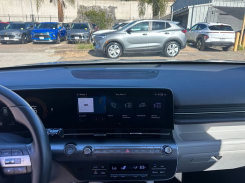 Used 2025 Hyundai Kona SEL image 18