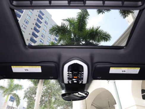 Used 2018 Porsche Cayenne Platinum Edition image 34