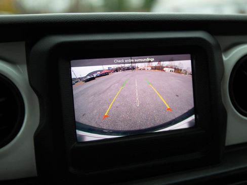 Used 2021 Jeep Wrangler Unlimited Islander image 17