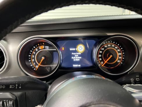 Used 2021 Jeep Wrangler Unlimited Sahara w/ Uconnect 4C Nav & Sound Group AWD/4WD image 25