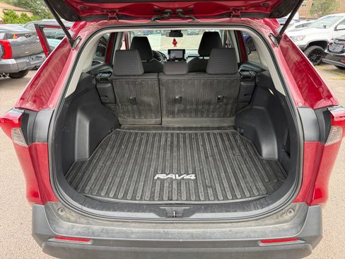 Used 2025 Toyota RAV4 LE AWD/4WD image 32