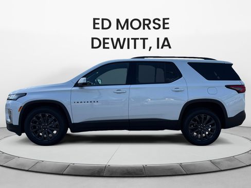 Used 2023 Chevrolet Traverse RS FWD image 2