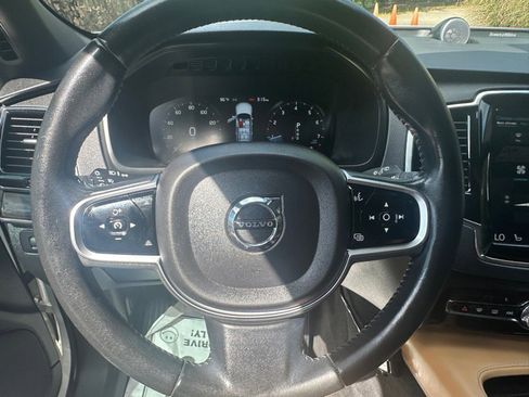 Used 2017 Volvo XC90 T6 Momentum w/ Vision Package image 23