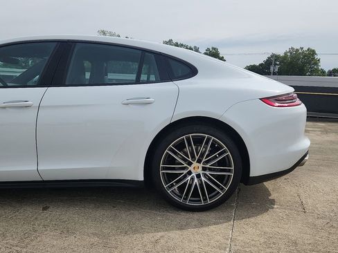 Used 2019 Porsche Panamera 4 image 7