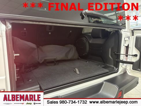 Used 2025 Jeep Wrangler Unlimited Rubicon 392 image 4