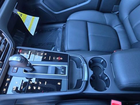 Used 2026 Porsche Macan image 23