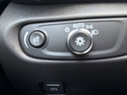 Used 2025 Chevrolet Blazer LT image 16