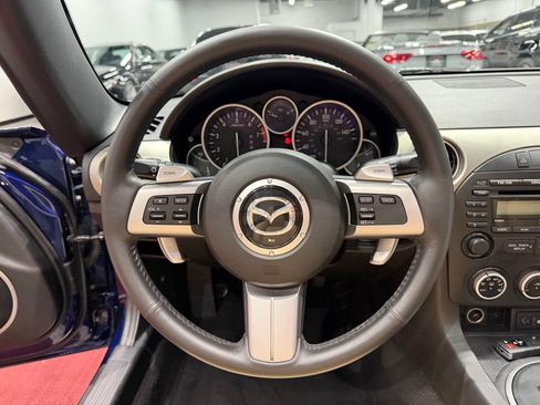 Used 2011 MAZDA MX-5 Miata Grand Touring RWD image 40