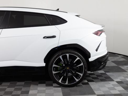Used 2021 Lamborghini Urus AWD/4WD image 21