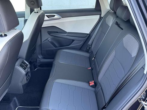 New 2026 Volkswagen Taos SE FWD image 13