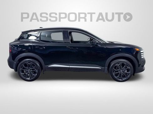 Certified 2025 Nissan Kicks SR w/ SR Premium Package AWD/4WD image 11