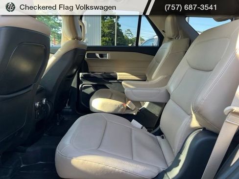 Used 2020 Ford Explorer XLT w/ Equipment Group 202A AWD/4WD image 28