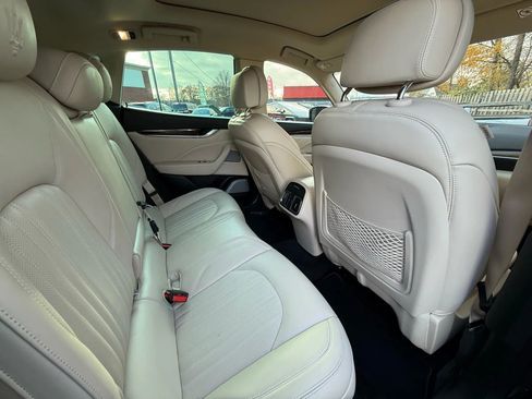 Used 2019 Maserati Levante GranLusso image 28