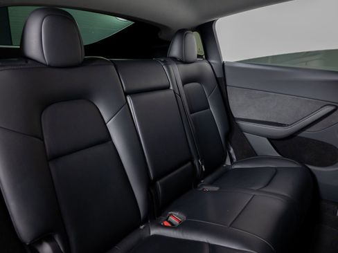 Used 2024 Tesla Model Y Long Range image 24