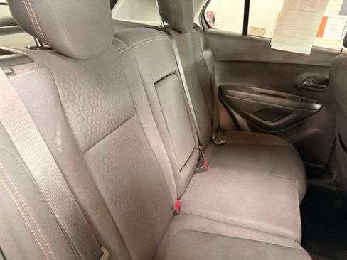 Used 2019 Chevrolet Trax LS FWD image 25