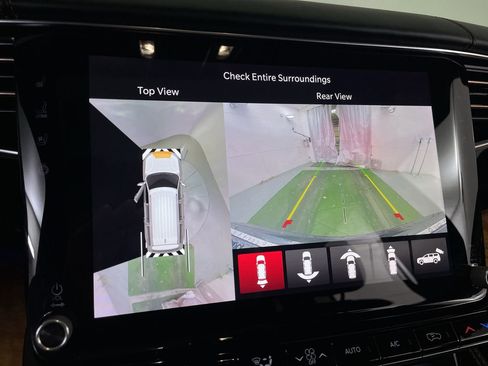 Used 2022 Jeep Grand Wagoneer Series III w/ Flexible Seating Group image 15