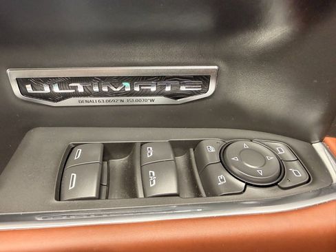 Used 2025 GMC Sierra 1500 Denali Ultimate image 31