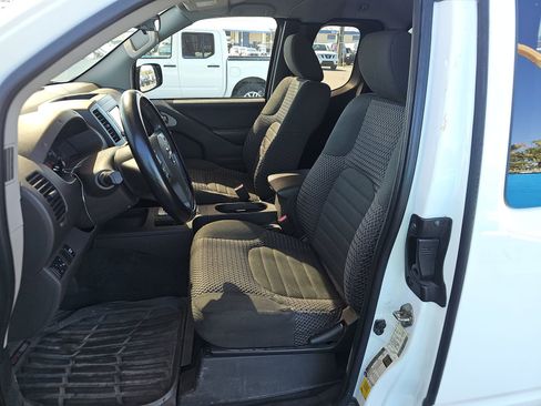 Used 2019 Nissan Frontier SV image 10
