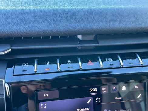 Used 2023 Jeep Grand Cherokee L Laredo image 17