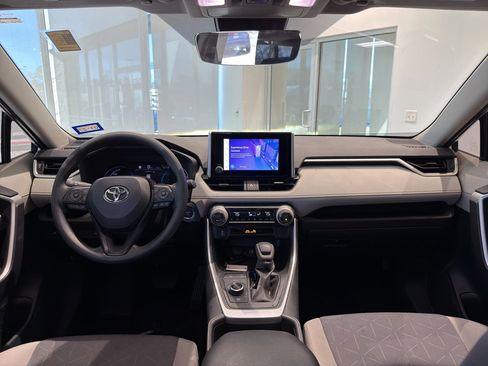 Used 2025 Toyota RAV4 XLE image 14